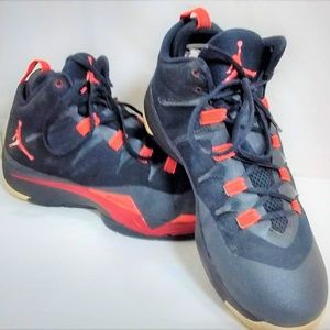 Jordan Super.fly 2's size 9.5 mens  Black Crimson